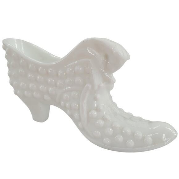Fenton White Milk Glass Cat Hobnail Vintage Glass Boot Shoe Figurine‎ - Picture 1 of 9